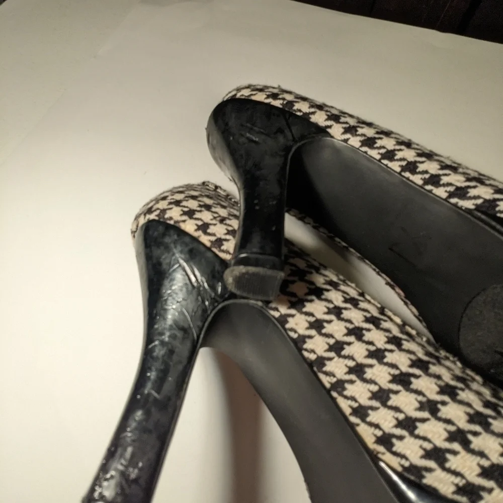 Classic houndstooth, MADDEN girl shoes, size 10 - Picture 8 of 9